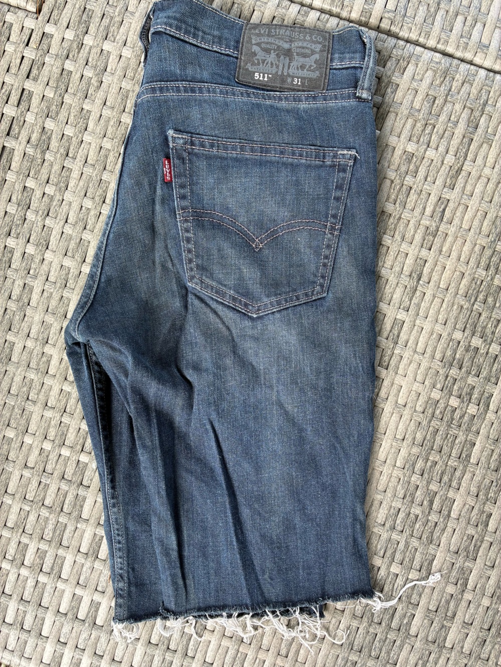 LEVI’S DENIM SHORTS - Picture 4 of 4